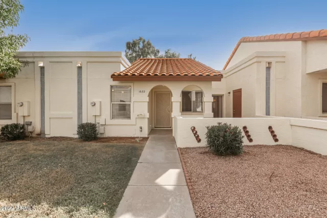 MLS: 6489306 Condo For Sale