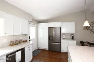 Photo #6: 6489407 Listing 