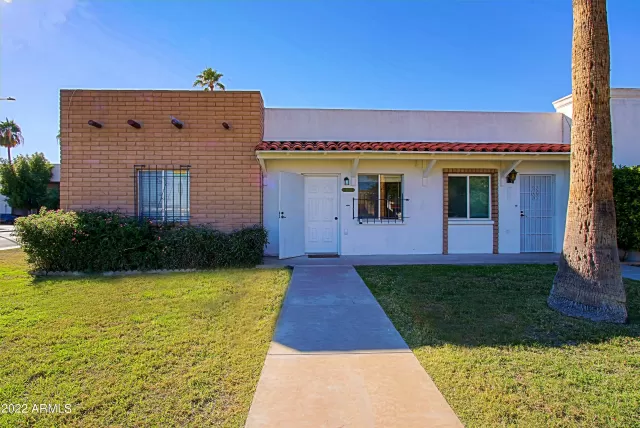 MLS: 6489544 Condo For Sale