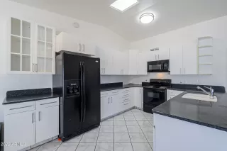 Photo #2: 6489713 Listing