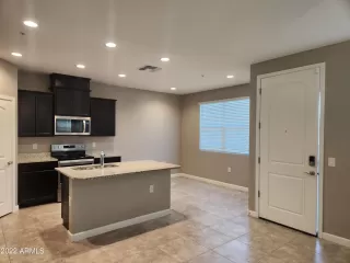 Photo #3: 6489759 Listing 