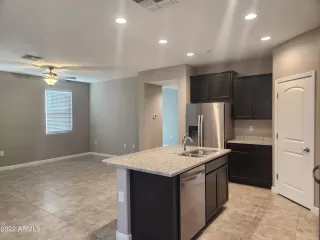 Photo #4: 6489759 Listing 