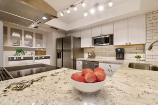 Photo #1: 6490494 Listing 