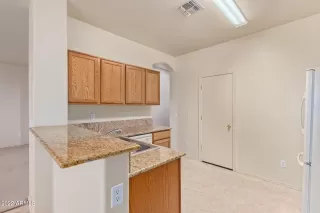 Photo #6: 6490605 Listing