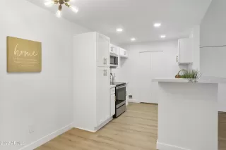 Photo #5: 6490739 Listing 