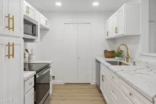 Photo #6: 6490739 Listing 