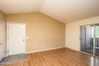 Photo #5: 6491013 Listing