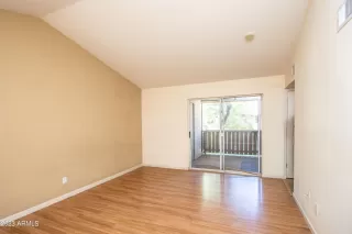 Photo #6: 6491013 Listing