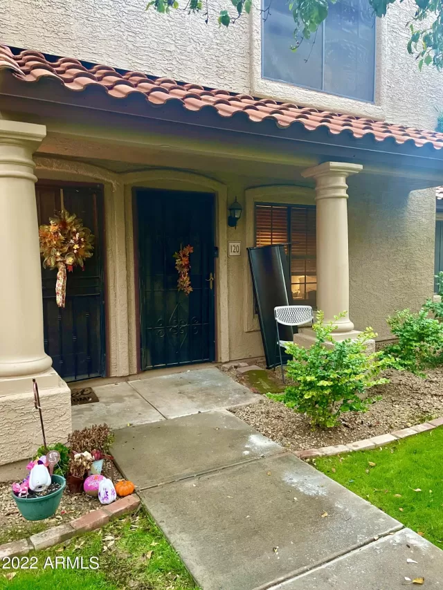 MLS: 6491082 Condo For Sale