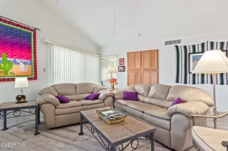 Photo #5: 6491331 Listing