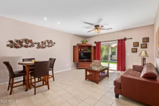 Photo #5: 6491821 Listing