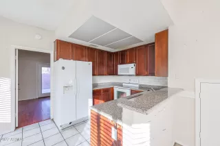 Photo #6: 6492061 Listing