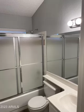 Photo #5: 6492108 Listing 