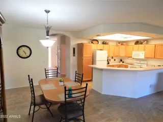 Photo #5: 6492459 Listing