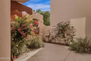 Photo #5: 6492597 Listing