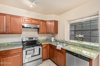 Photo #5: 6492598 Listing