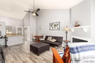 Photo #3: 6493499 Listing