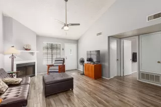 Photo #5: 6493499 Listing