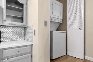 Photo #5: 6493591 Listing