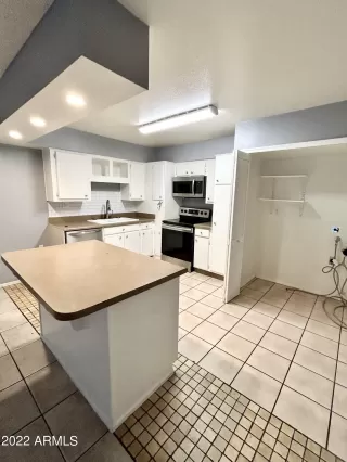 Photo #3: 6493878 Listing