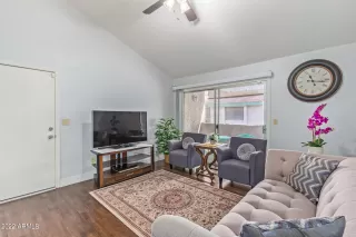 Photo #2: 6494143 Listing 