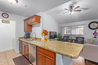 Photo #3: 6494143 Listing 