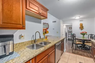 Photo #5: 6494143 Listing 