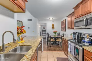 Photo #6: 6494143 Listing 