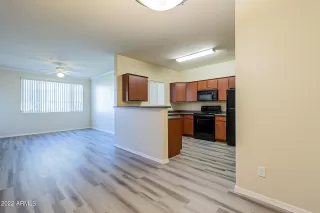 Photo #5: 6494148 Listing