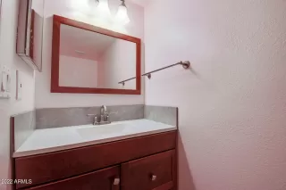 Photo #4: 6495100 Listing