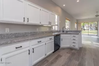 Photo #5: 6495244 Listing