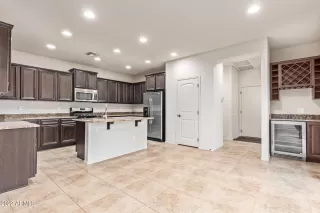 Photo #1: 6495430 Listing 