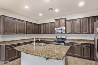 Photo #3: 6495430 Listing 