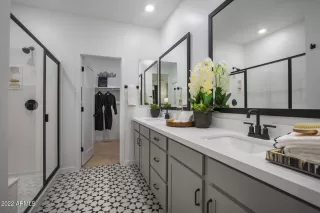 Photo #5: 6495703 Listing