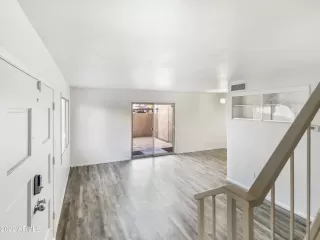 Photo #4: 6495825 Listing