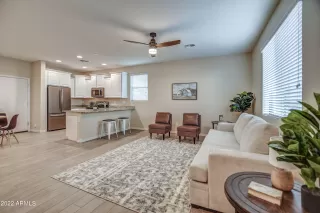 Photo #6: 6495896 Listing