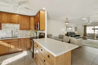 Photo #6: 6496151 Listing 