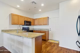 Photo #2: 6496246 Listing