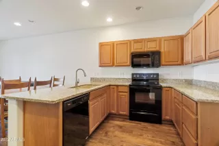 Photo #3: 6496246 Listing