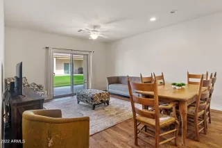 Photo #5: 6496246 Listing