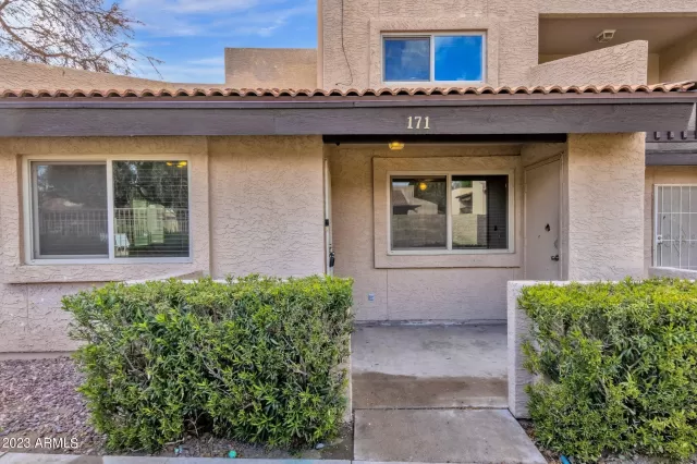 MLS: 6496278 Condo For Sale