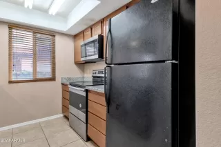 Photo #6: 6496278 Listing