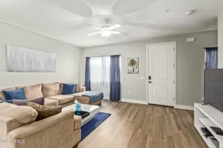 Photo #3: 6496457 Listing