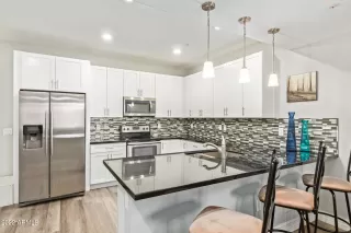 Photo #6: 6496457 Listing