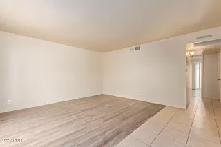 Photo #4: 6496665 Listing