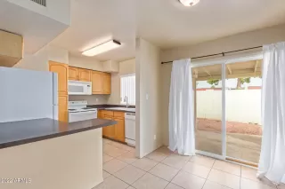 Photo #5: 6496665 Listing