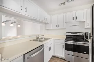 Photo #4: 6496692 Listing 