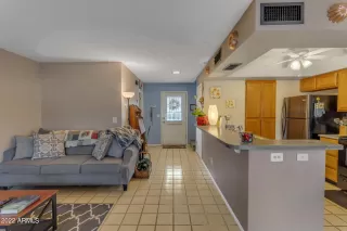 Photo #3: 6496850 Listing