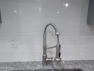 Photo #5: 6498056 Listing