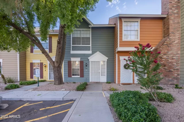 MLS: 6498060 Condo For Sale